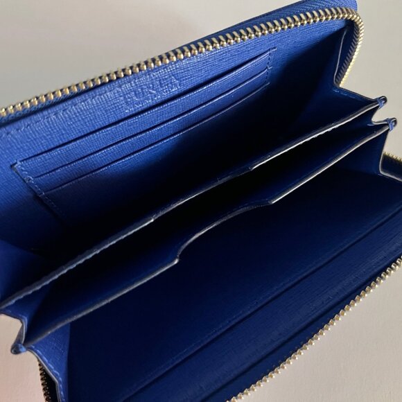 Furla Babylon zip around leather wallet/wristlet. Brand new with tags in box - Picture 3 of 5